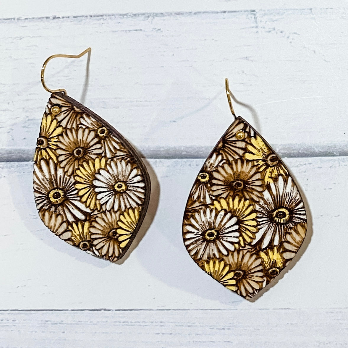 Hand Painted Exploding Daisies Earring
